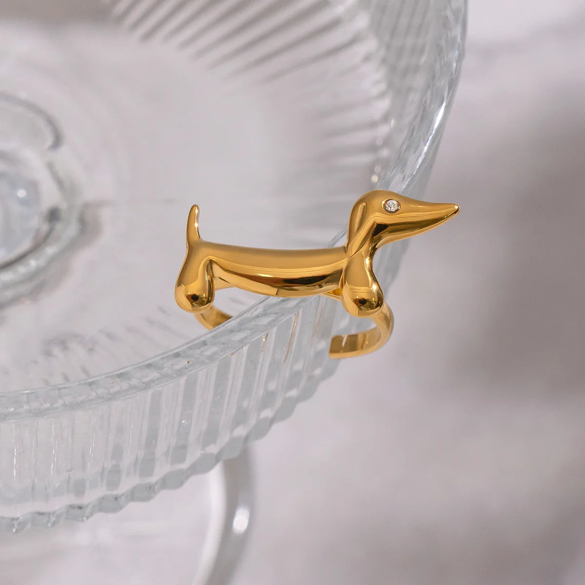 Golden Dachshund Ring – Golden Glow of Endless Love and Trust